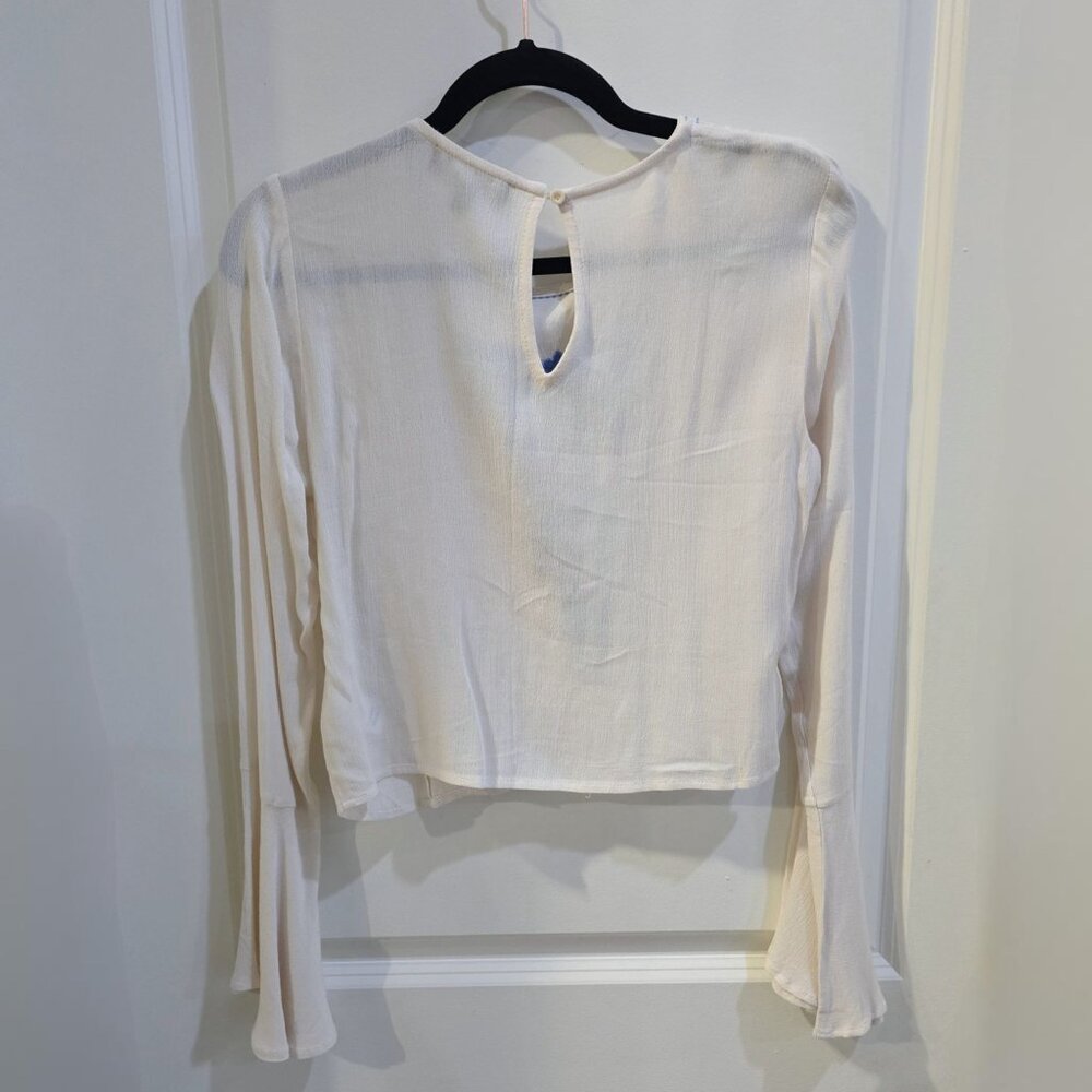 LULU’S ✦ Cream Embroidered Bell Sleeve Blouse ✦ Blue Detail Rayon Top S - Picture 6 of 12
